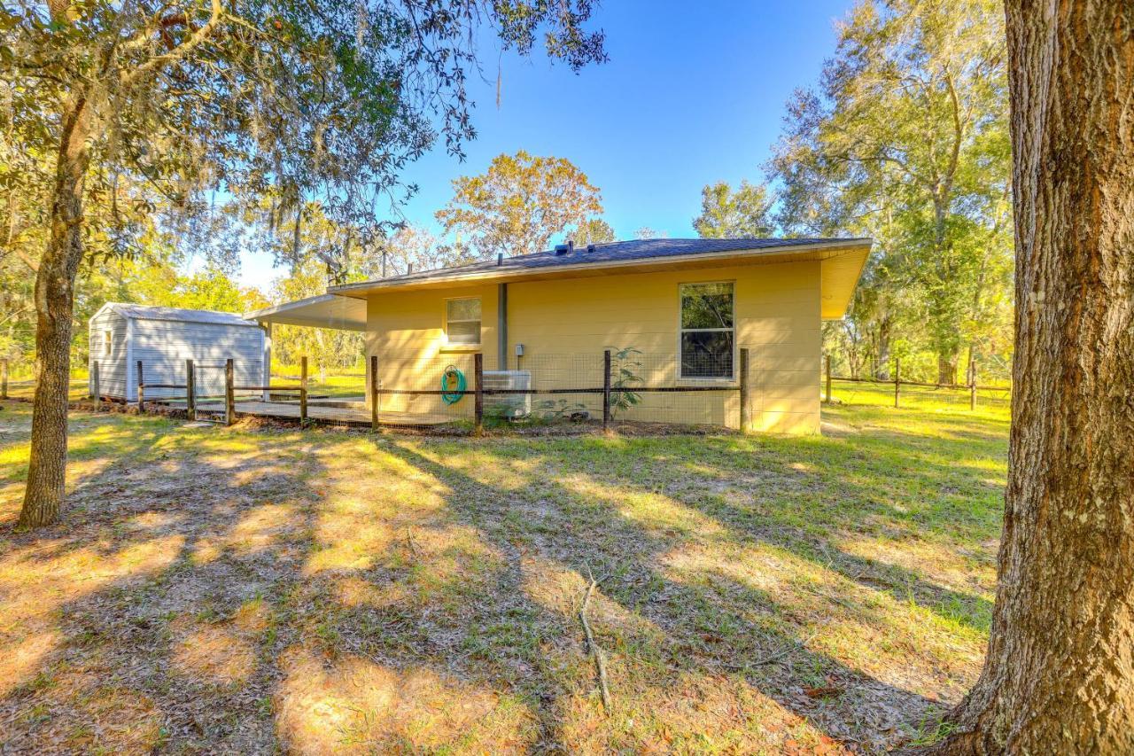 Williston Home With Yard 6 Mi To Devils Den Spring Bagian luar foto